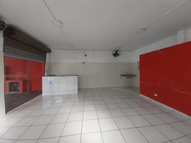 Salão Comercial com Residência no Piracicamirim