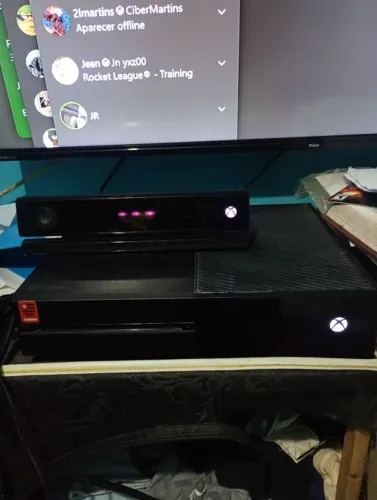 Xbox one fat com Kinect  perfeito estado 