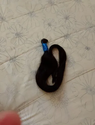 Vendo 100 gramas de cabelo ele tem 70 centímetros 