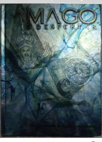 Livro de RPG - Mago: o despertar.