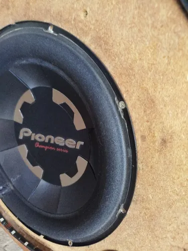 Pioneer cara preta 