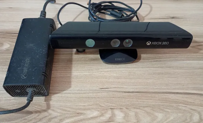 Vendo Kinect e fonte do Xbox 360