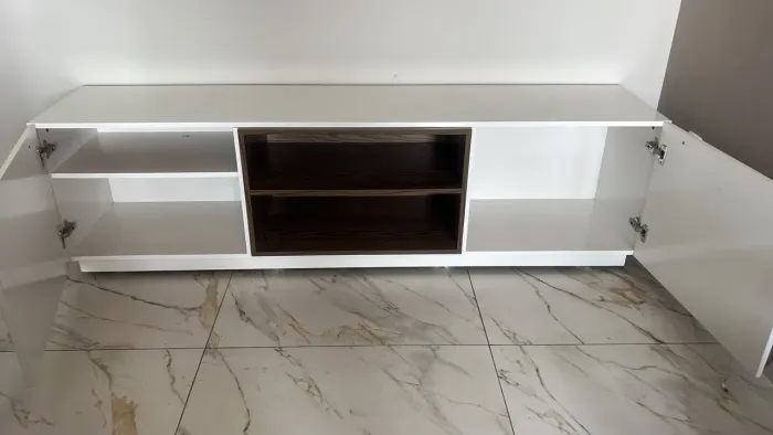 Rack branco para TV