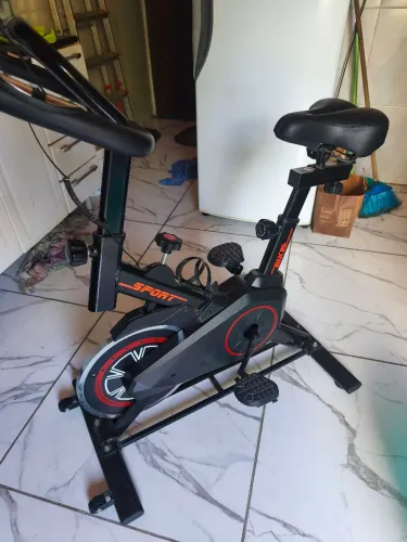 Bicicleta *76)
