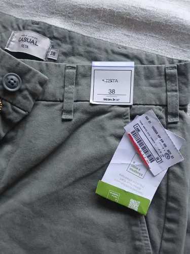 Calça de sarja reta verde oliva nova tamanho 38