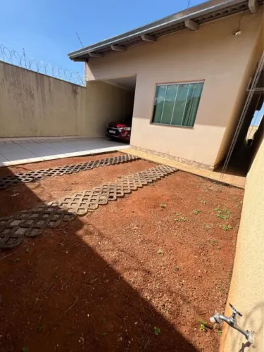 Excelente Casa de 3 Quartos - Entrada de R$ 50 Mil + Parcelas de 1.790