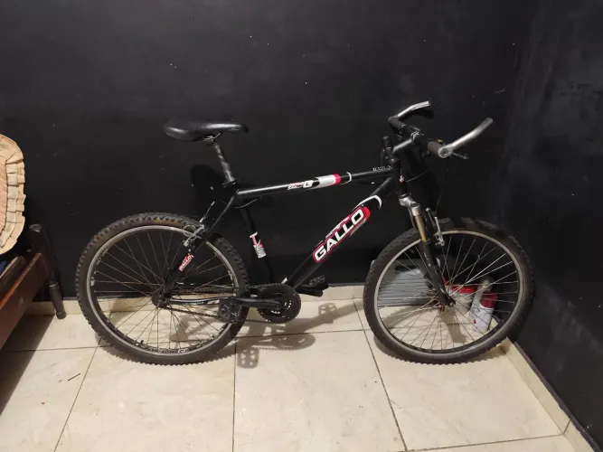 Vendo bicicleta aro 26.7 boa pra ir trabalhar!!!