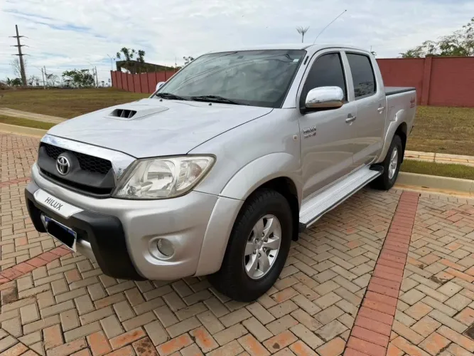 Toyota Hilux CD SRV D4-d 4X4 3.0 TDI Diesel AUT 2011