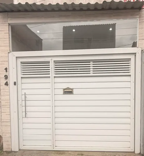 VENDE-SE CASA NA CIDADE BAIXA