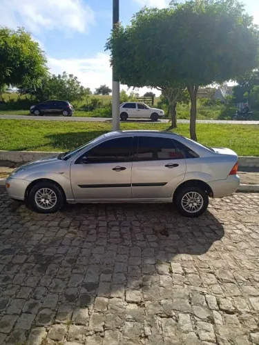 Ford Focus Sedan 1.8 16V 115cv 4P 2003