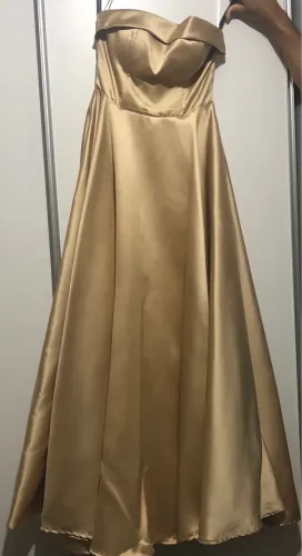 Vestido de festa dourado