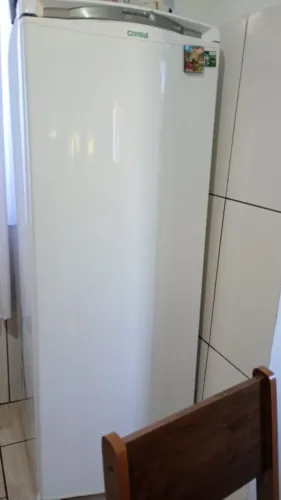 Vendo geladeira semi nova