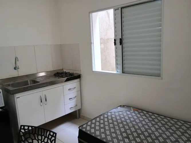 Kitnet localizada entre Raposo Tavares e Av.Corifeu acesso fácil metrô Butantã e USP