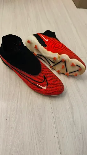 CHUTEIRA NIKE PHANTOM GX - TAM 39 (CALÇA MELHOR 38)