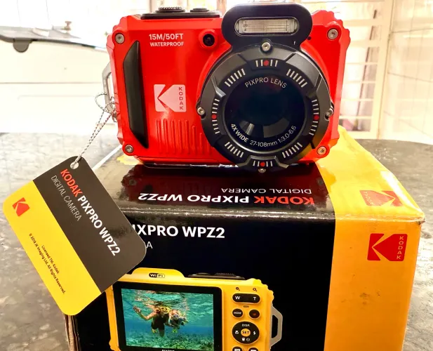 Câmera digital Kodak PIXPRO WPZ2 vermelha (nova)