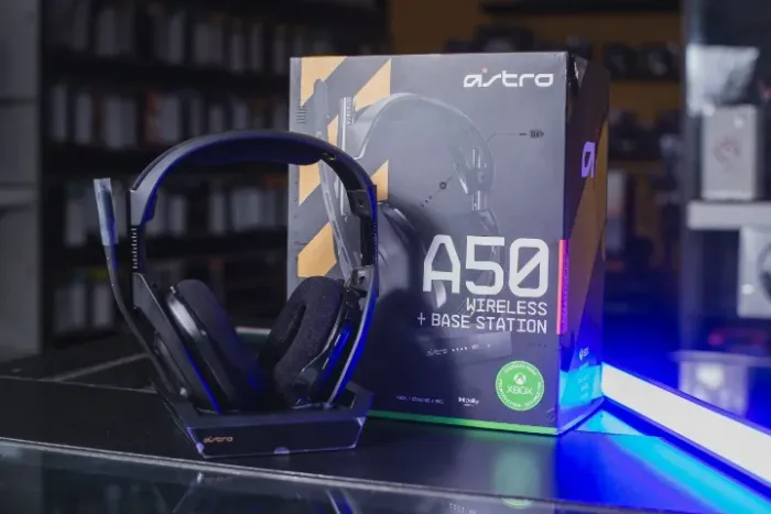 Headset Gamer Astro A50 sem fio + Base - Xbox One e PC