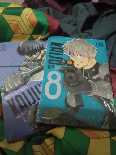 Vendo /troco mangà do kaiju n°8 vol 2 e 4