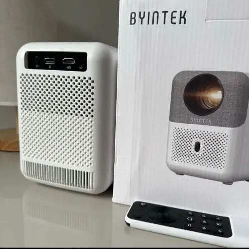 Projetor byintek love u4