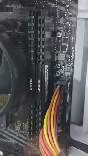 memoria RAM 8 gb Corsair ddr4