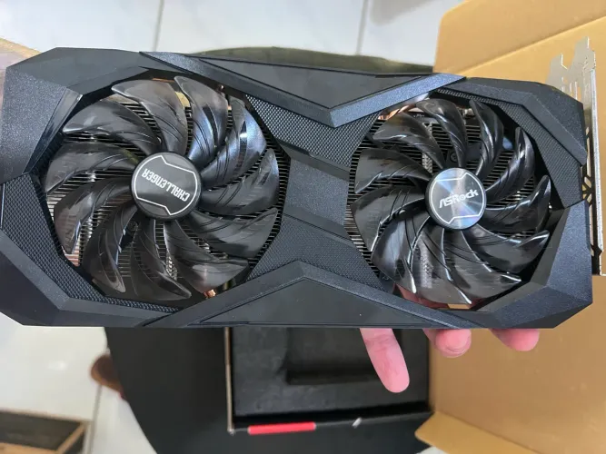 Placa de vídeo RX 6600 - Único dono, como nova, caixa original 
