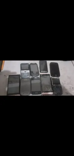 Lote de celular  com baterias alguns até liga se tiver carregador 