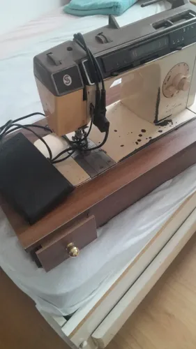 Maquina de costura Singer Bobina mágica 220v