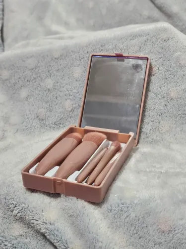 Kit Pincéis Maquiagem 5 Peças com Espelho Portátil para Bolsa