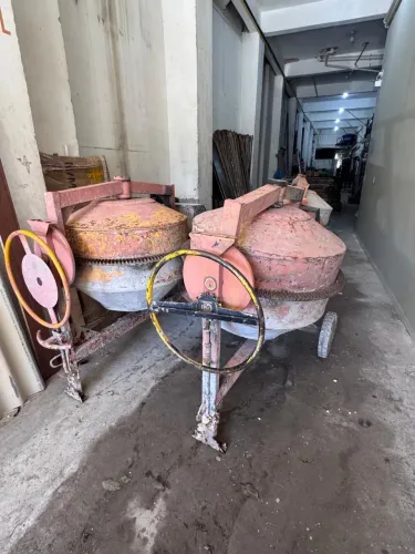 Betoneira Usada 400L Menegotti 