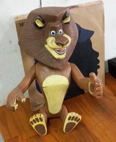 Boneco Alex Madagascar Dream Works Da Bandeirantes Com 42cm