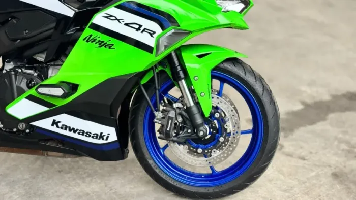 Kawasaki Ninja Zx4r mais nova do Brasil