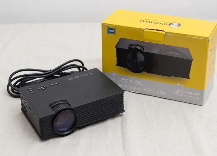 Projetor CINEMA LED HD "BARATO" Durawell com Wi-Fi e HDMI ? R$ 210