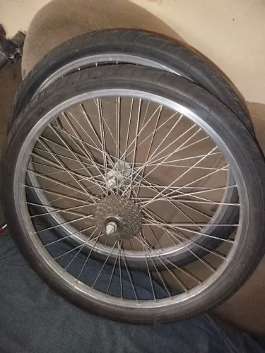 Rodas e pneu aro 24 