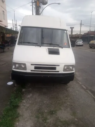 Iveco Daily Furgão Longo 49.1 8V2 2.8 120cv Diesel Mec. 2002