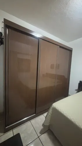 Guarda roupa com porta de correr