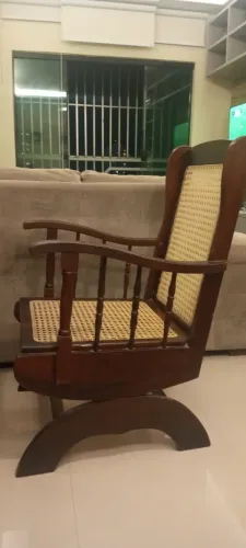 CADEIRA CLÁSSICA DE BALANÇO 