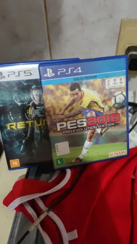 Vendo 2 jogos um de PS4 e um de ps5