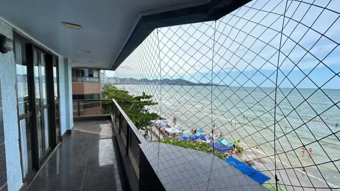 Apartamento Frente Mar para locação anual na Meia praia Itapema