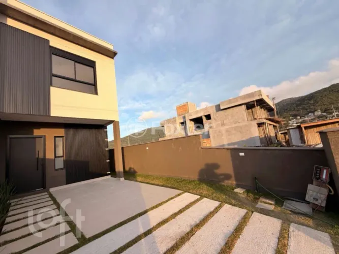 Casa à venda Rodovia Armando Calil Bulos, Vargem Grande - Florianópolis