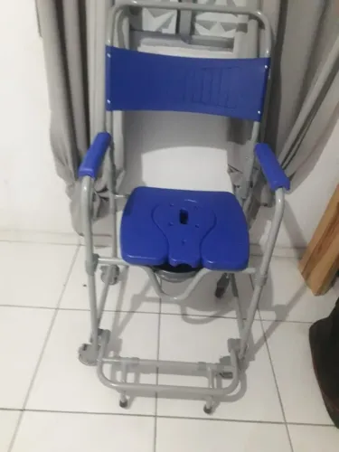 Vendo cadeira de banho para idoso desmontável higiênica sanitária