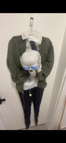 Enfeite Decoração Halloween - Esqueleto Sem Cabeça com LED nos Olhos (Para Pendurar)