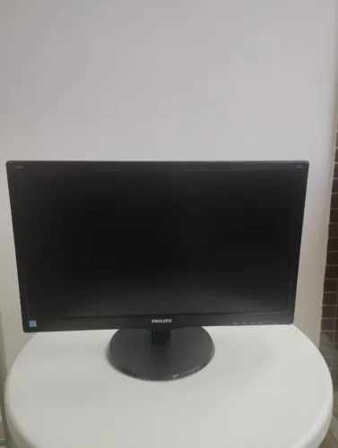 Monitor Gamer Philips Gioco LCD 1ms 21,5" Full HD HDMI/VGA 223G5LHSB (Usado)