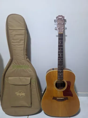 Taylor 210e Americano ano 2007 (Troco por Takamine Japonês)
