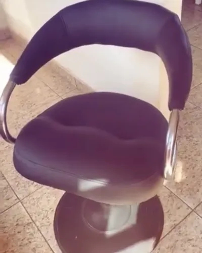 Vende se cadeira de salão de beleza modelo Futurama