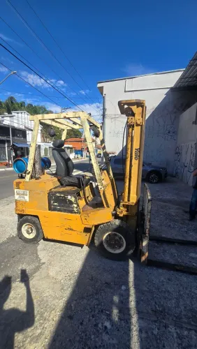Empilhadeira Yale R25