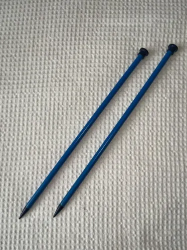 agulha de tricô azul 10 