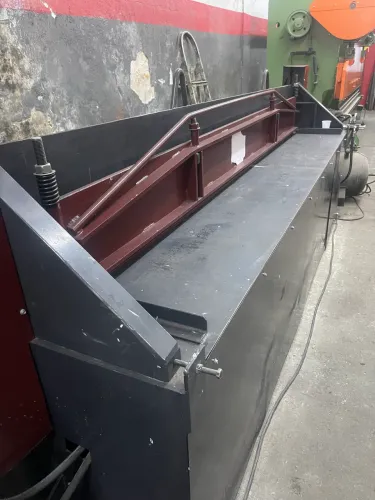 Guilhotina hidráulica 3050 mts corte 3.2mm tda revisada excelente