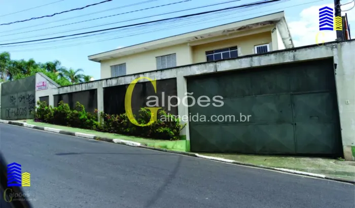 Galpão/Depósito/Armazém para venda tem 600 metros quadrados com 2 quartos