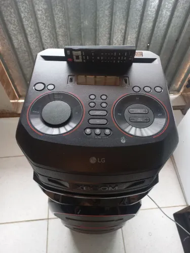 Vendo caixa torre lg rn9 semi nova, em ótimas condições de uso
