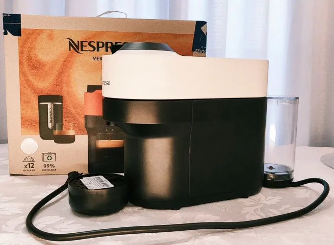 Cafeteira Nespresso Vertuo Pop Coco - 220V