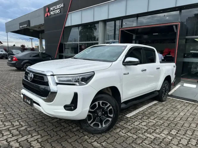 Toyota Hilux CD SRV 4X4 2.8 TDI Diesel Aut. 2025